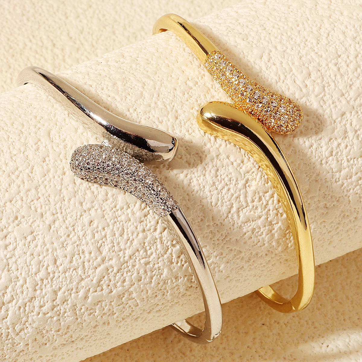 New Fashion Cross Design Bracelet Light Luxury Retro Teardrop Open Bangle Exquisite Shiny Zircon Bracelet 1