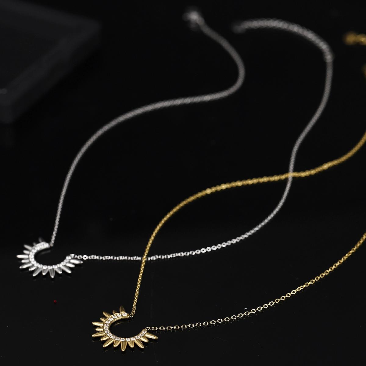 Fashion Necklaces Shining Zircon U Shaped Sun Pendant Necklace Stainless Steel Clavicle Chain INS-style Necklaces 1