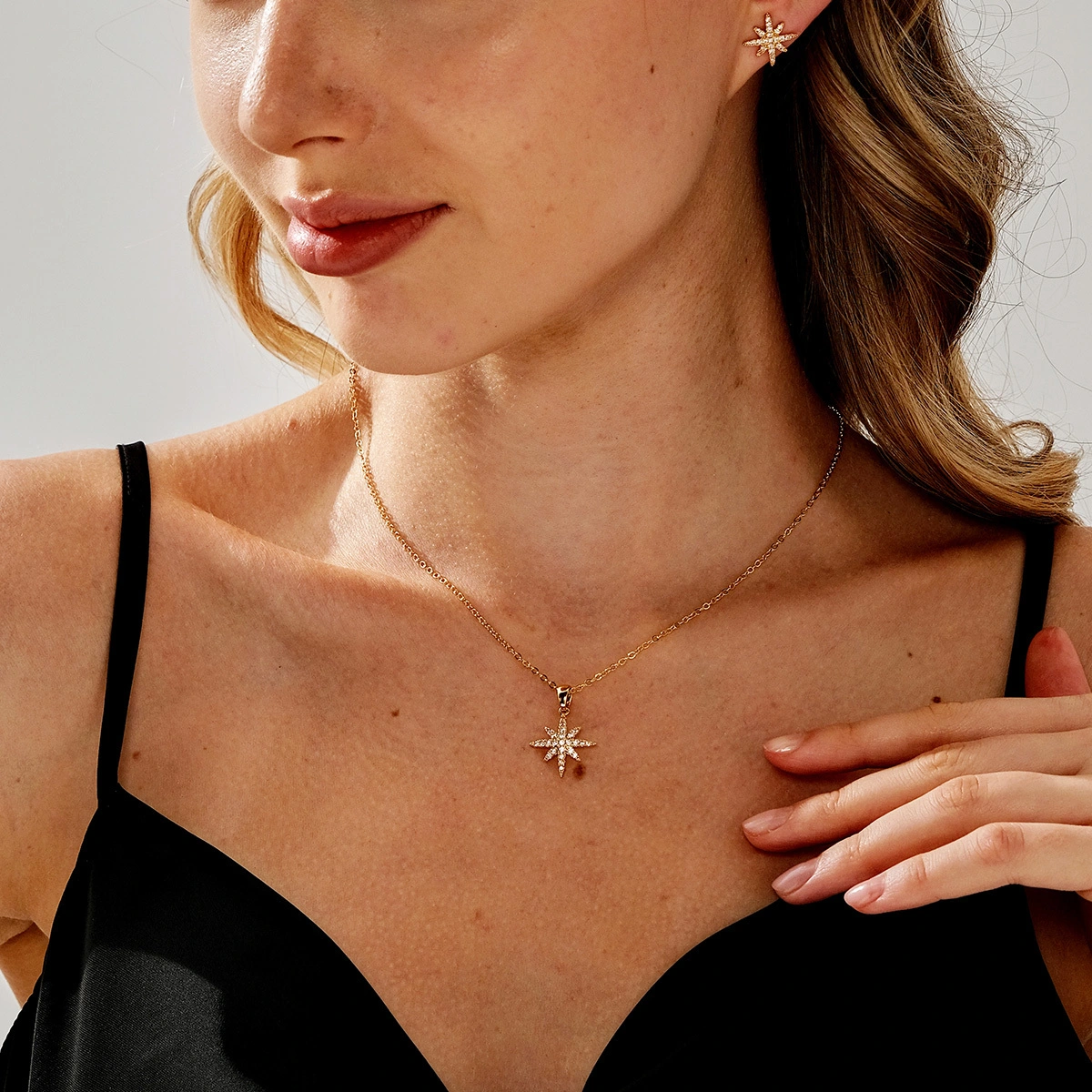 New Style Temperament Lady Accessories Simple Fashion Star Design Necklace Earring Set 1