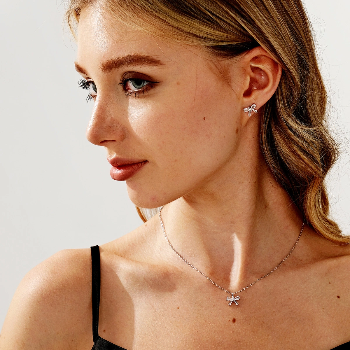 New Luxury Copper Inlaid Zircon Bow Necklace Earrings Jewelry Set Sweet Girl Daily Accessories Set 1