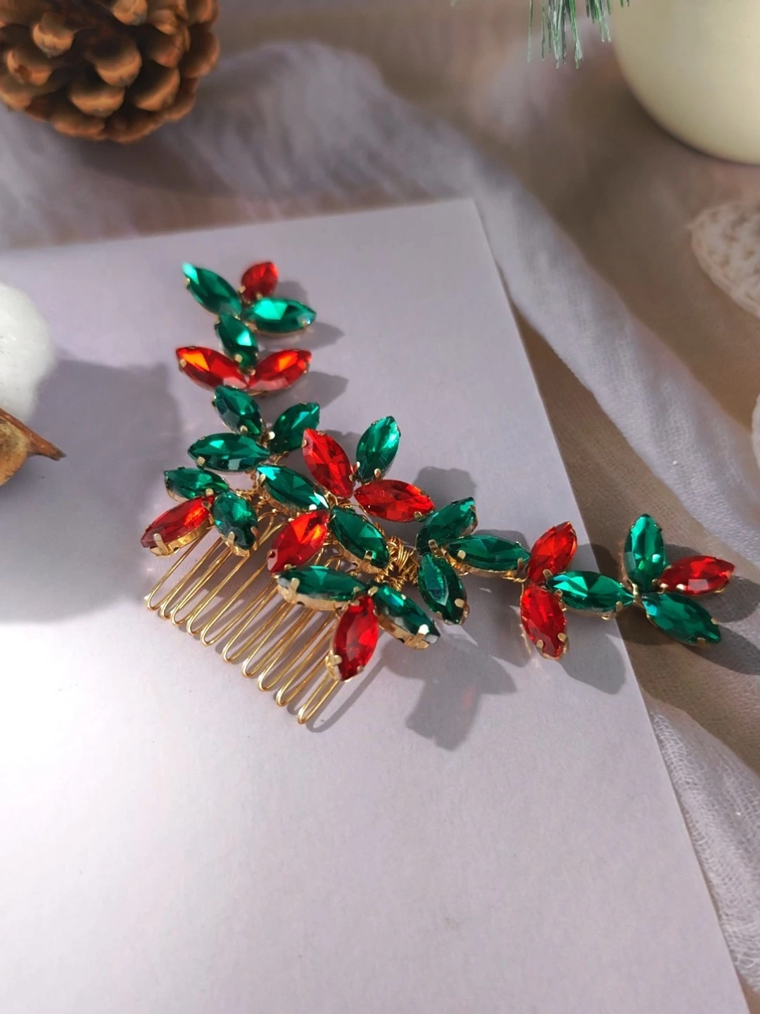 Fashion New Christmas Headpiece Red Green Rhinestone Hair Comb Elegant Women's Daily Hair Accessory 1