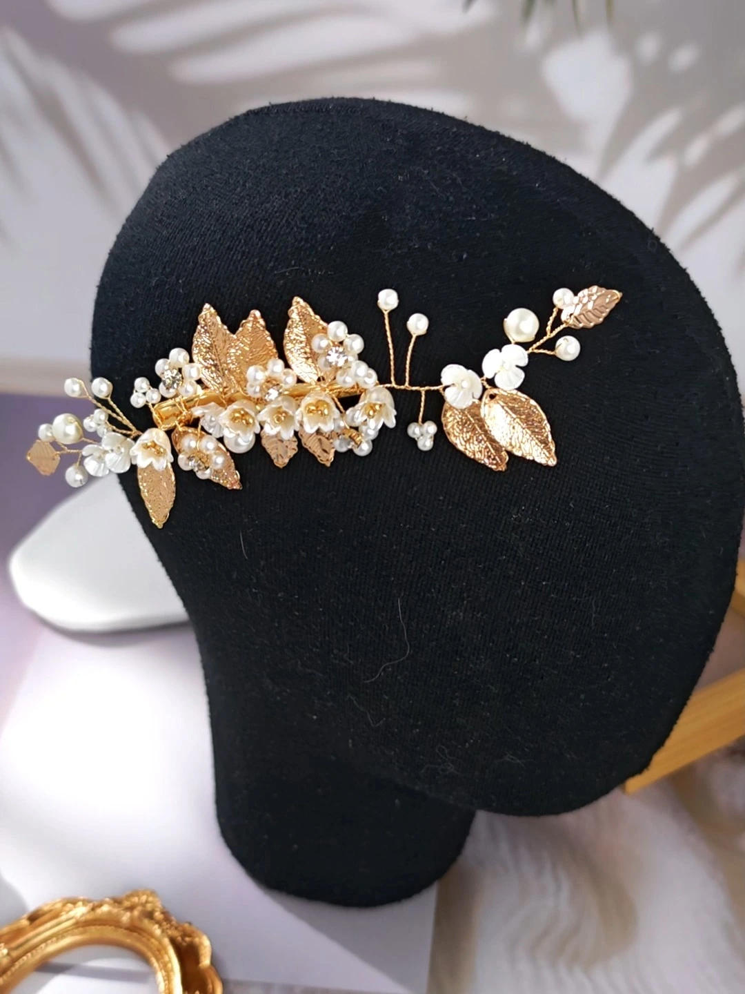 Exquisite Handmade Flower Hair Clips Sweet Bridal Wedding Headpiece Vintage Minimalist Alloy Leaf Side Clips 1