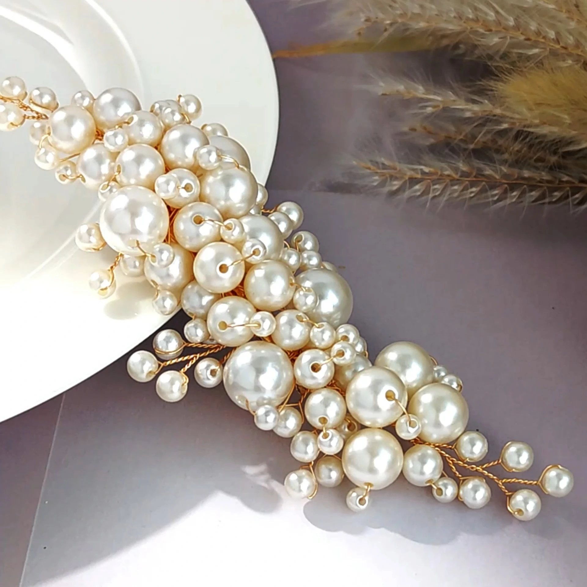 Exquisite Handmade Beaded Pearl Hair Clips Elegant Bridal Wedding Headpiece Side Hair Clips 1