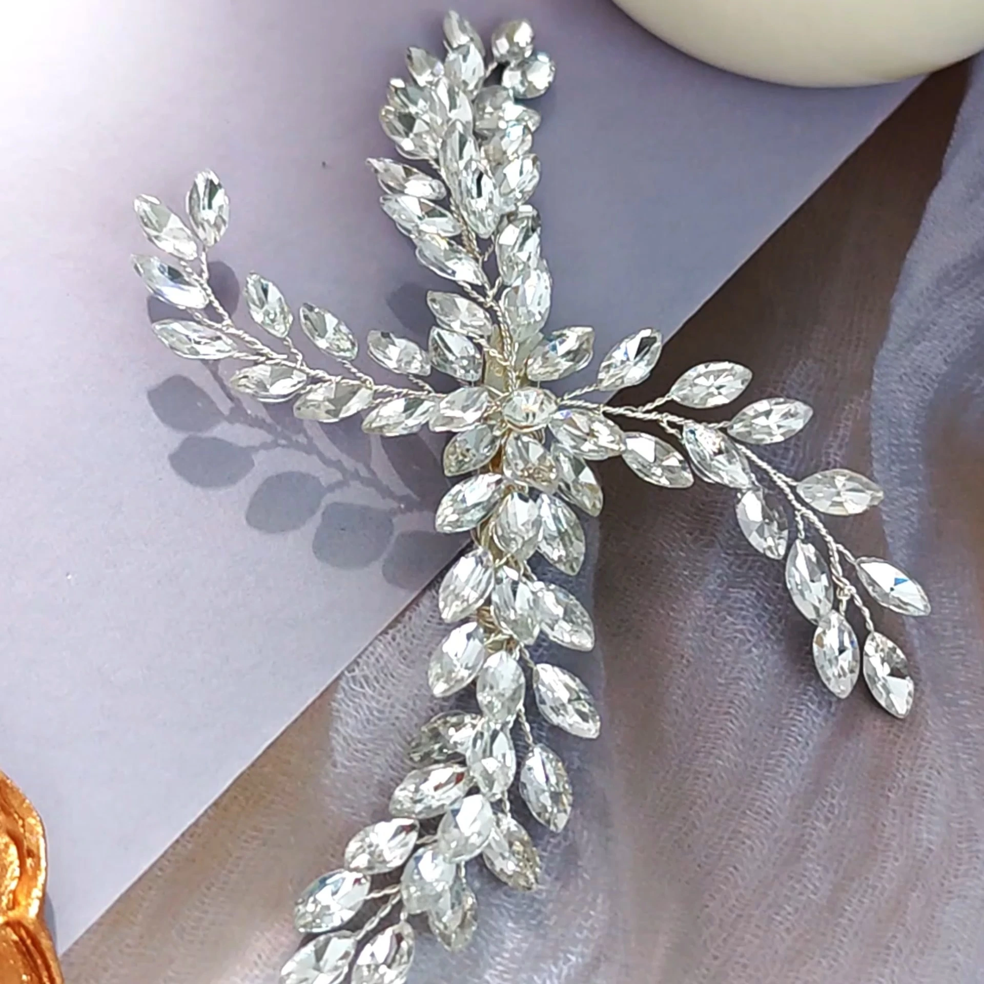 Vintage Forest-Style Bridal Handmade Hair Clips Exquisite Sparkling Rhinestone Branch Side Duckbill Clips 1