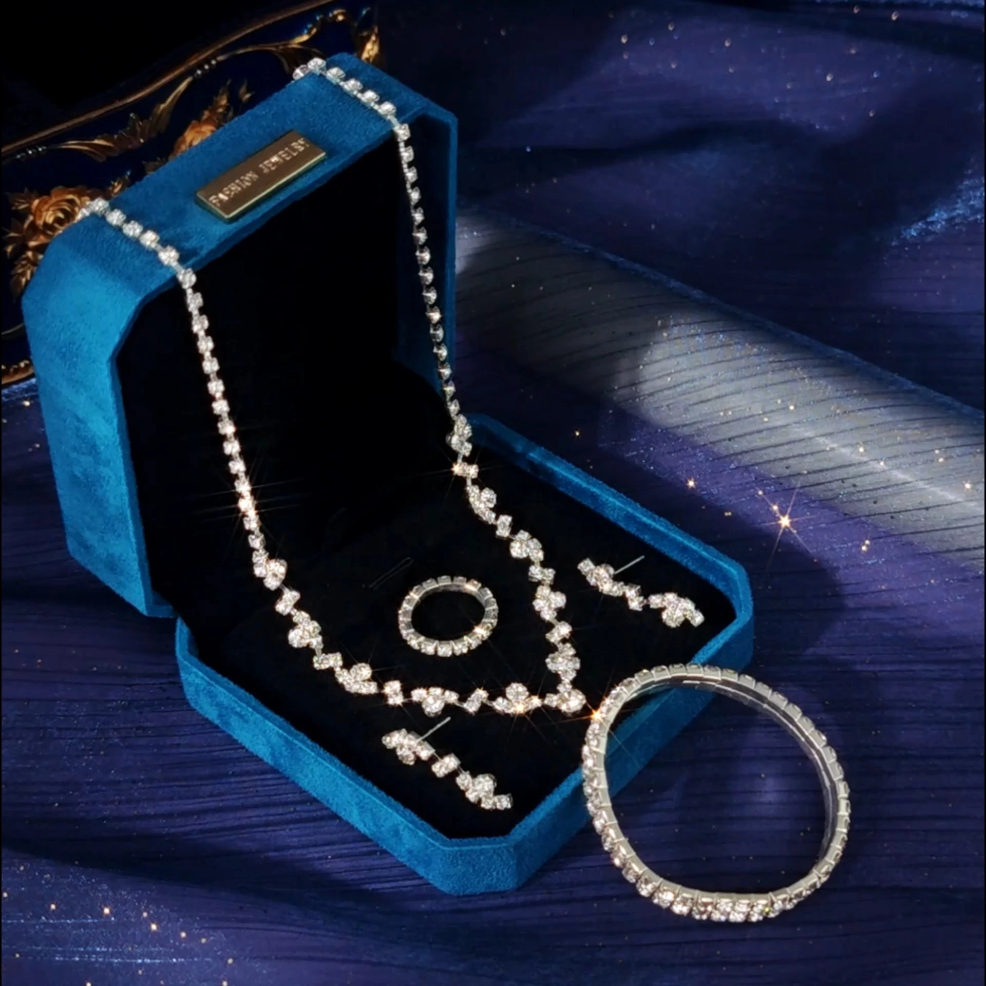 Light Luxury Sparkling Rhinestone Jewelry Set Necklace Earrings Ring and Bracelet Set Stylish Daily Women's Accessories 1