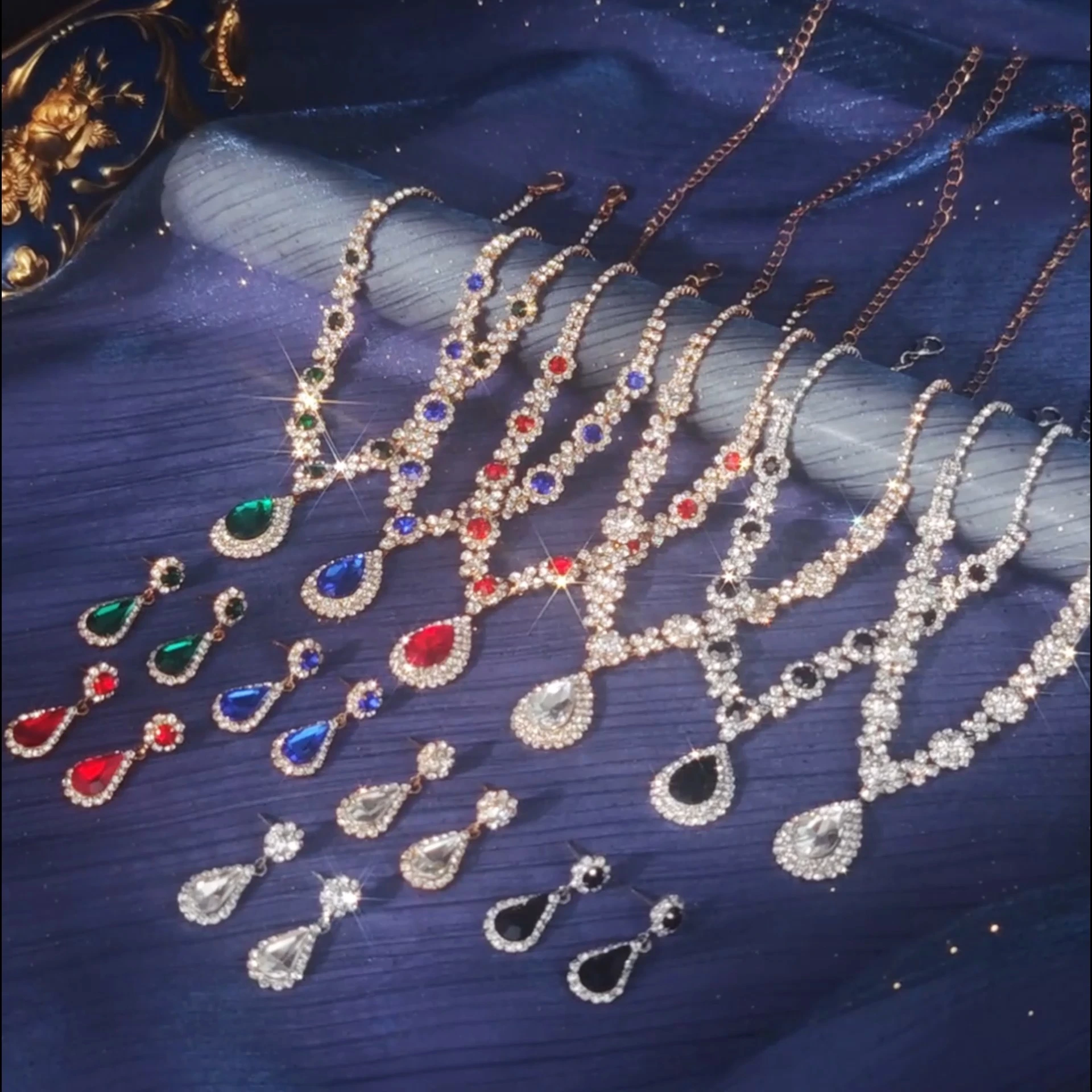 Fashion Rhinestone Flower Necklace Earrings Set Elegant Versatile Water Drop Pendant Design Bridal Jewelry Set 1