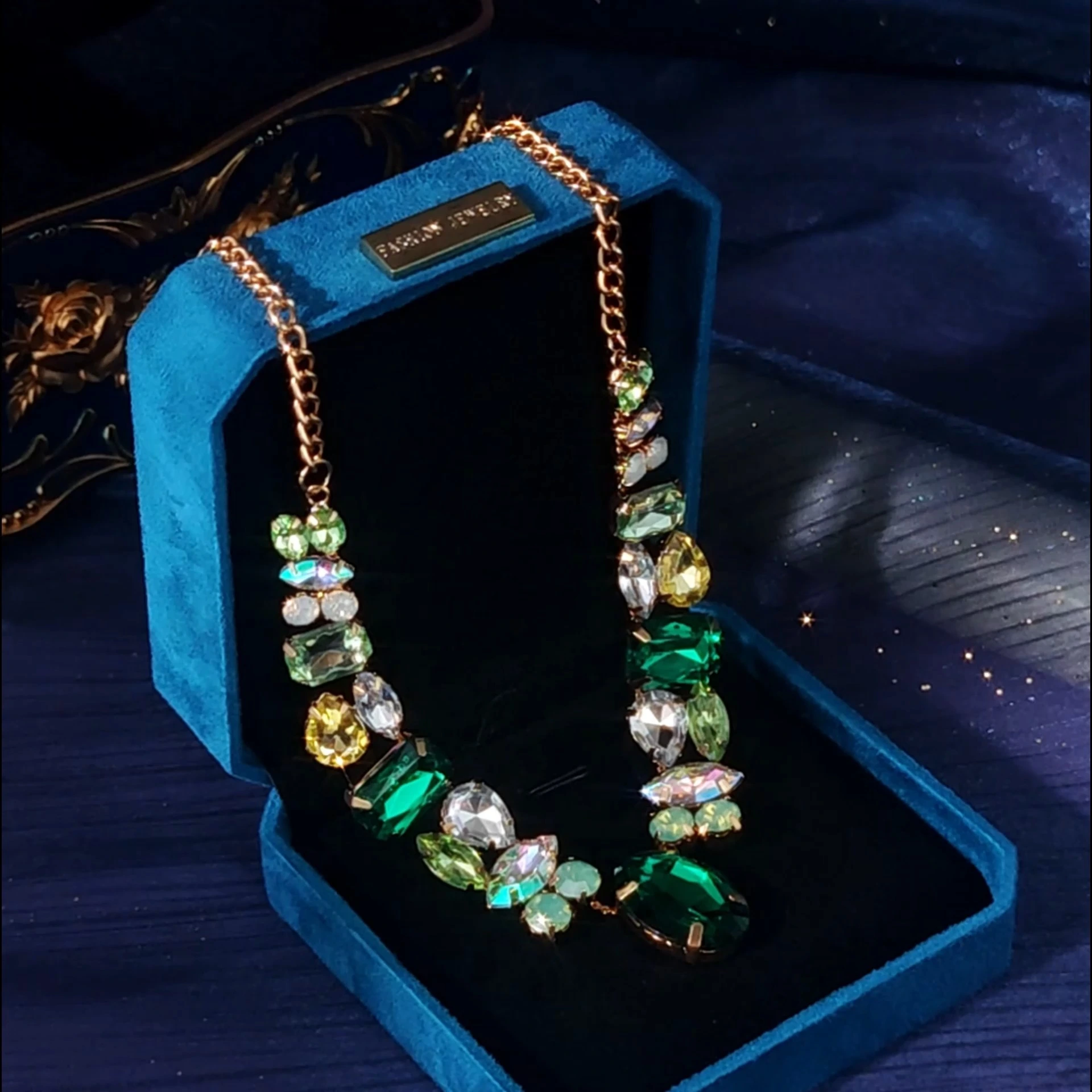 Exquisite Green Rhinestone Necklace Versatile Women's Necklace Stylish Bridal Wedding Accessory 1