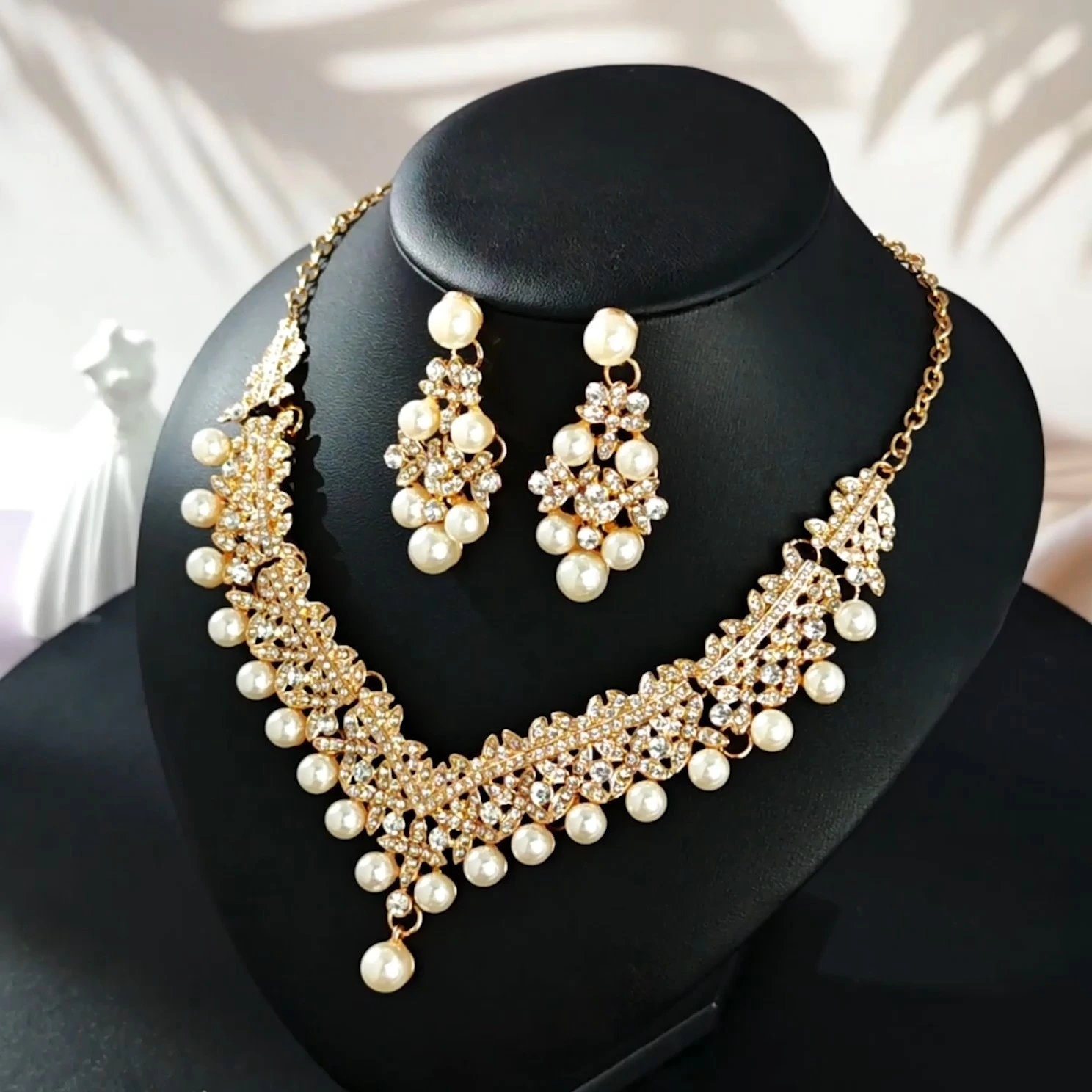 Light Luxury Rhinestone Necklace Earrings Set Bridal Wedding Accessories Fashion Jewelry Set for Holiday Party Ball 1